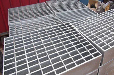 outdoor chain link fence