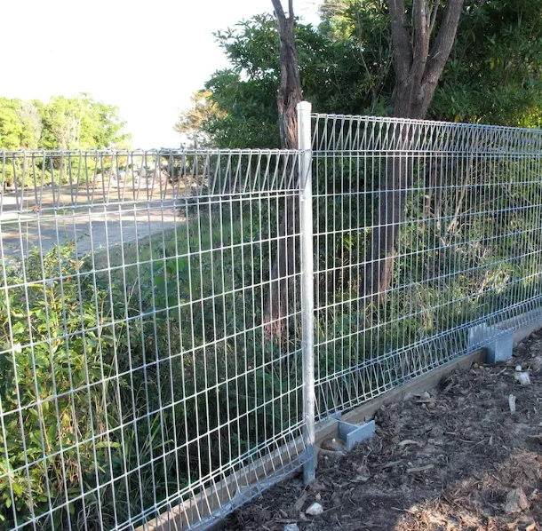 Welded Wire Mesh Fence Maintenance Tips